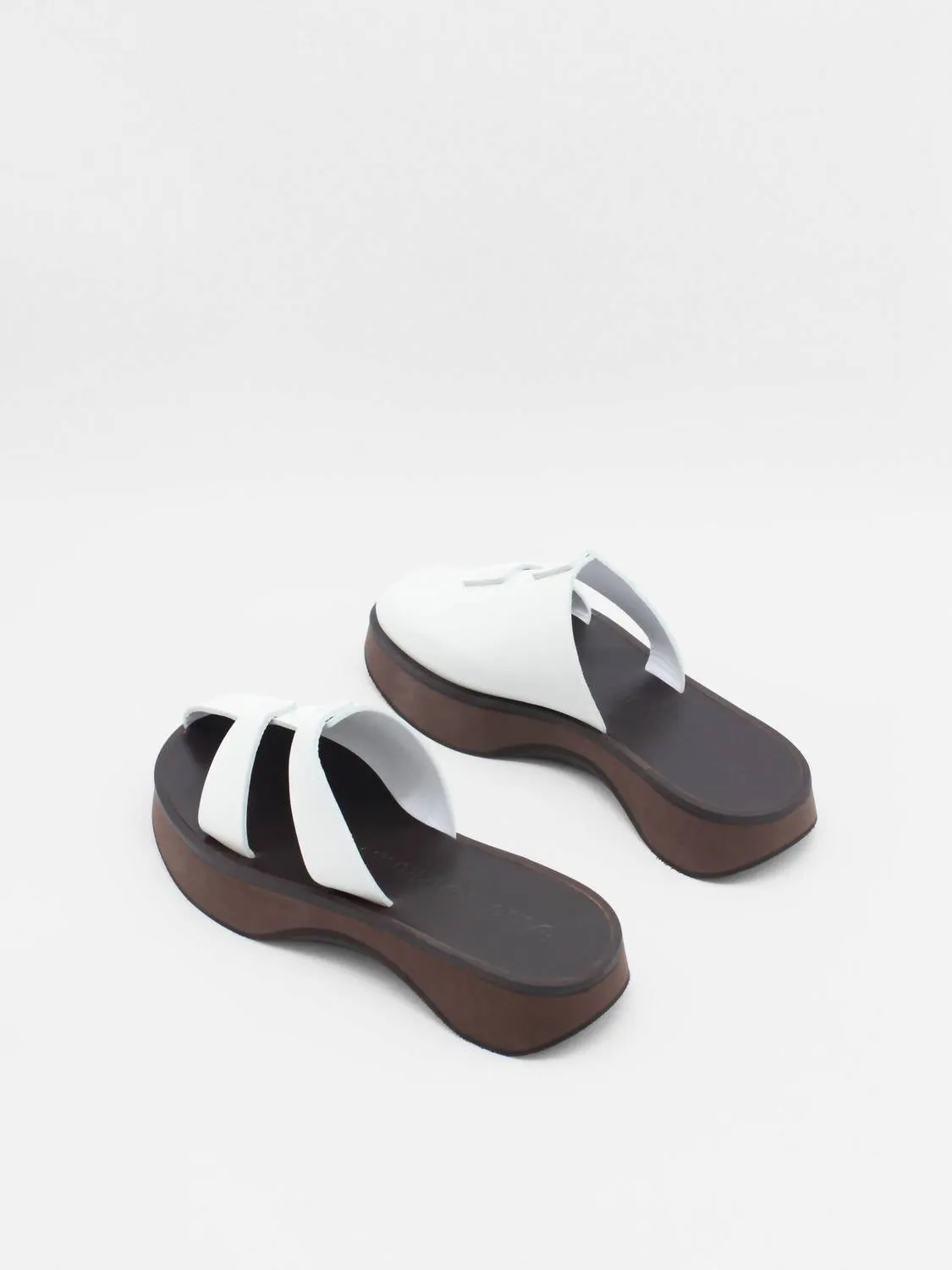 About Arianne - Women's Enzo Slide