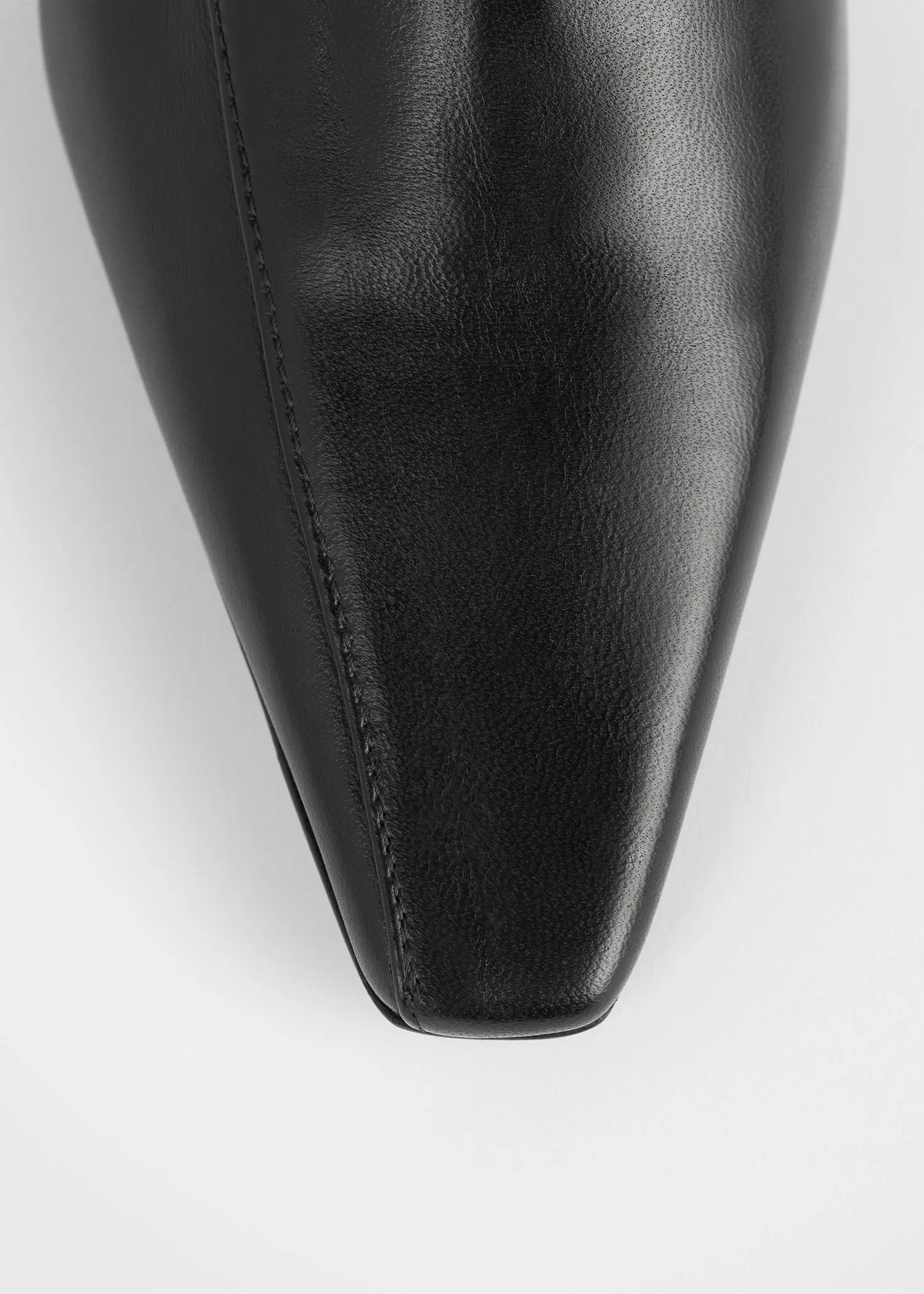 Leather kitten loafers black
