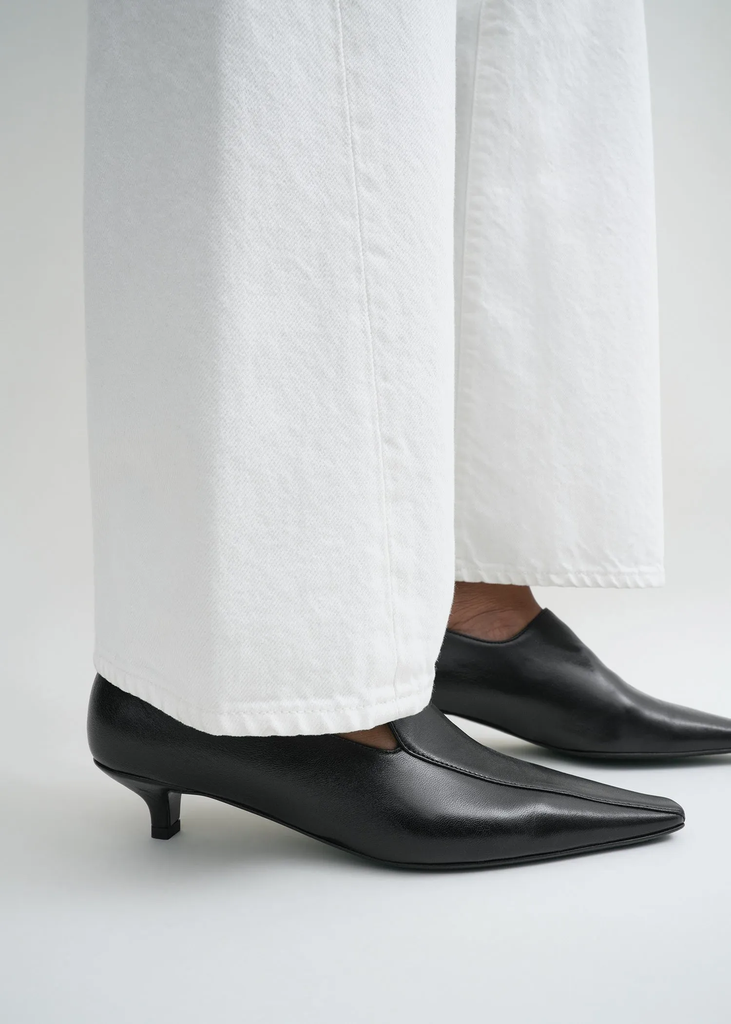 Leather kitten loafers black