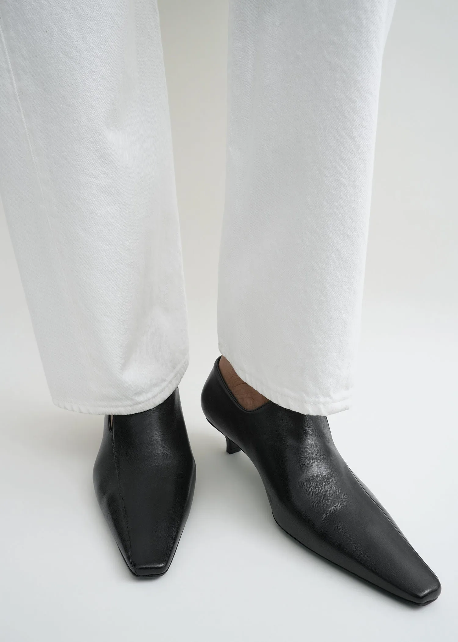 Leather kitten loafers black